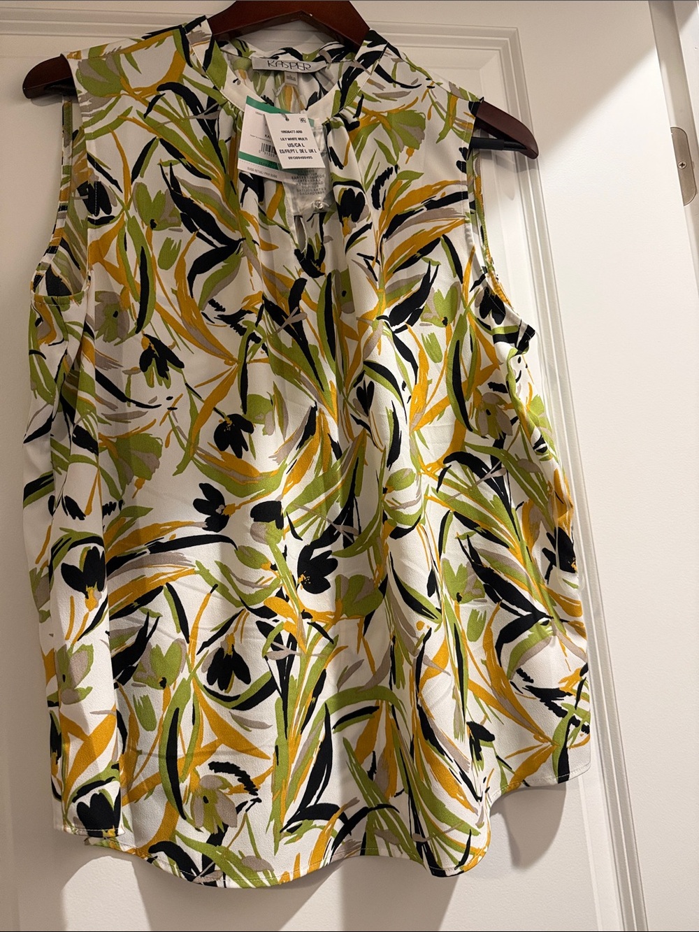 Sz L Kasper Floral Shell Top in White, Olive & Mustard